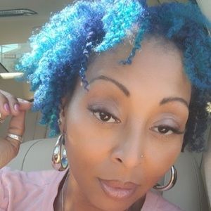 Meet your Posher, Tania